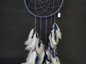 Attrape-rêves Bleu avec Plumes Blanches et Perles en Bois