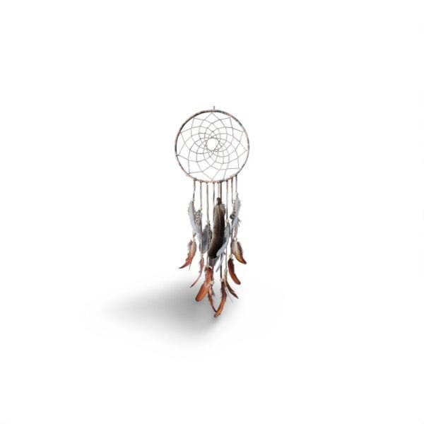 Attrape-rêves artisanal en plumes naturelles et perles en bois