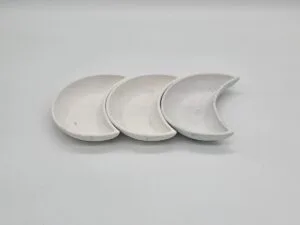 Plateau Apéro Trio en Forme de Lune – Élégance et Praticité