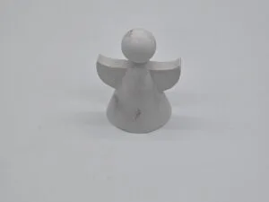Statue en forme d’ange décoratif – Élégance et spiritualité