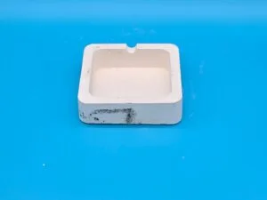 Cendrier carré en aqua résine – Design moderne et durable