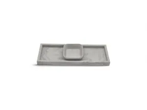 Plateau rectangulaire gris avec carré assorti