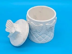 Boîte papillon en aqua résine – Élégance et finesse artisanale