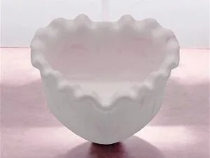 💖 Vide-poche cœur en aqua résine – Élégance et utilité