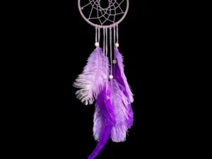 ✨ Attrape-rêves mauve pailleté – Élégance et mystère en plumes de faisan et d’autruche ✨